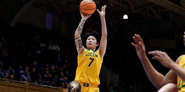 杏彩体育登录入口-恭喜！中国女篮21岁1米88留洋新星5月归来：宫鲁鸣重用她？
