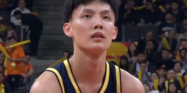 广东宏远今日早报！徐杰无缘最佳阵容，新大外迎首秀，胡明轩轮休