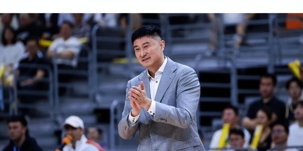 杜锋阴阳发言被媒体人批评，杜锋盛赞张皓嘉，张皓嘉被球迷喊MVP