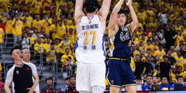 杜锋阴阳发言被媒体人批评，杜锋盛赞张皓嘉，张皓嘉被球迷喊MVP